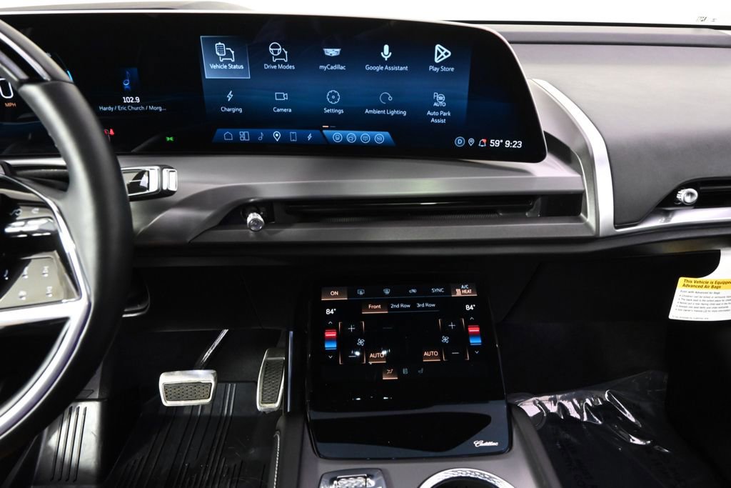 Certified 2026 Cadillac Vistiq Platinum w/ LPO, Floor Liner Package AWD/4WD image 28