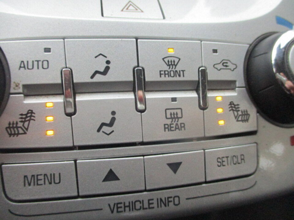 Used 2016 Chevrolet Equinox LT w/ Convenience Package image 29