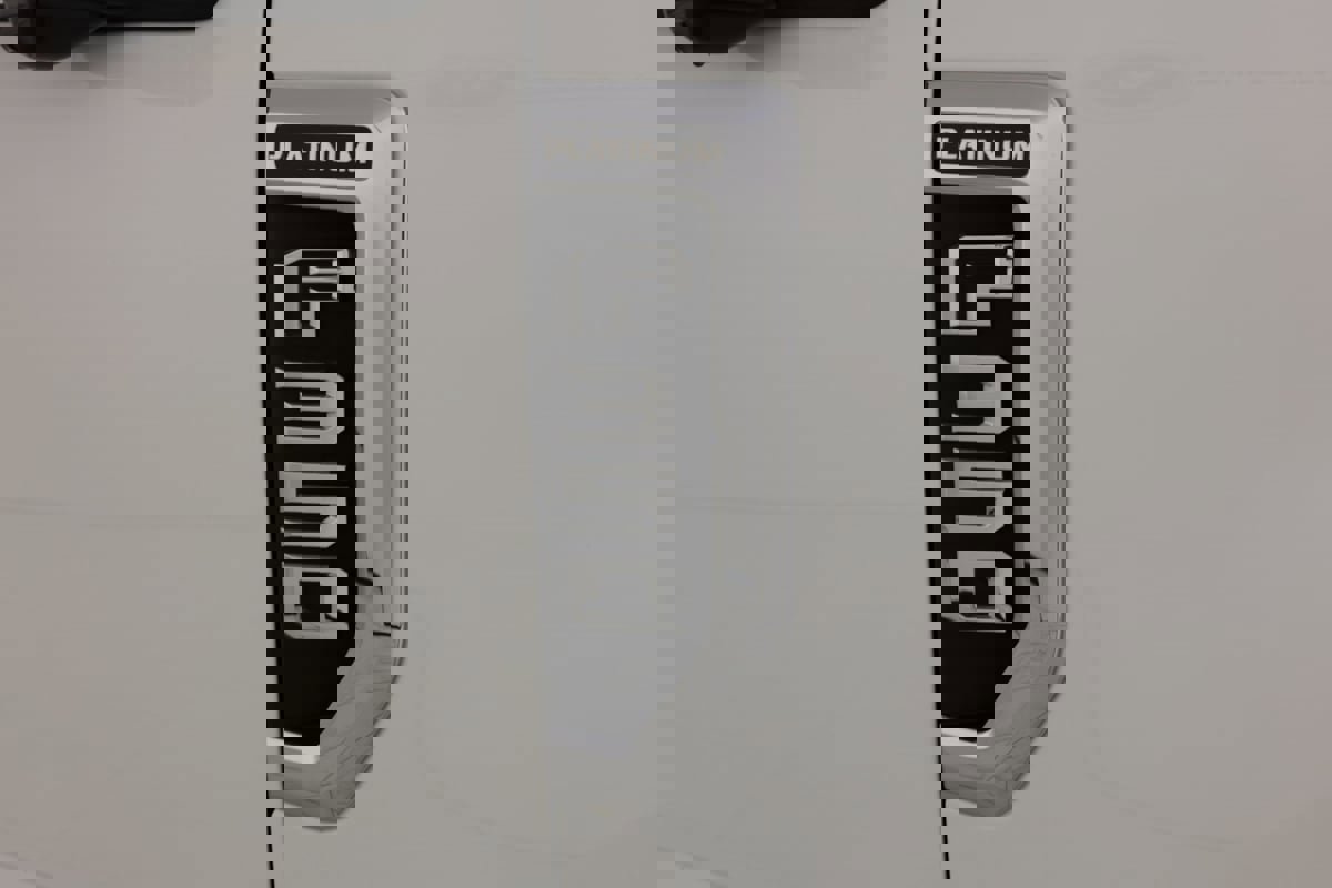 Used 2020 Ford F350 Platinum w/ FX4 Off-Road Package image 16