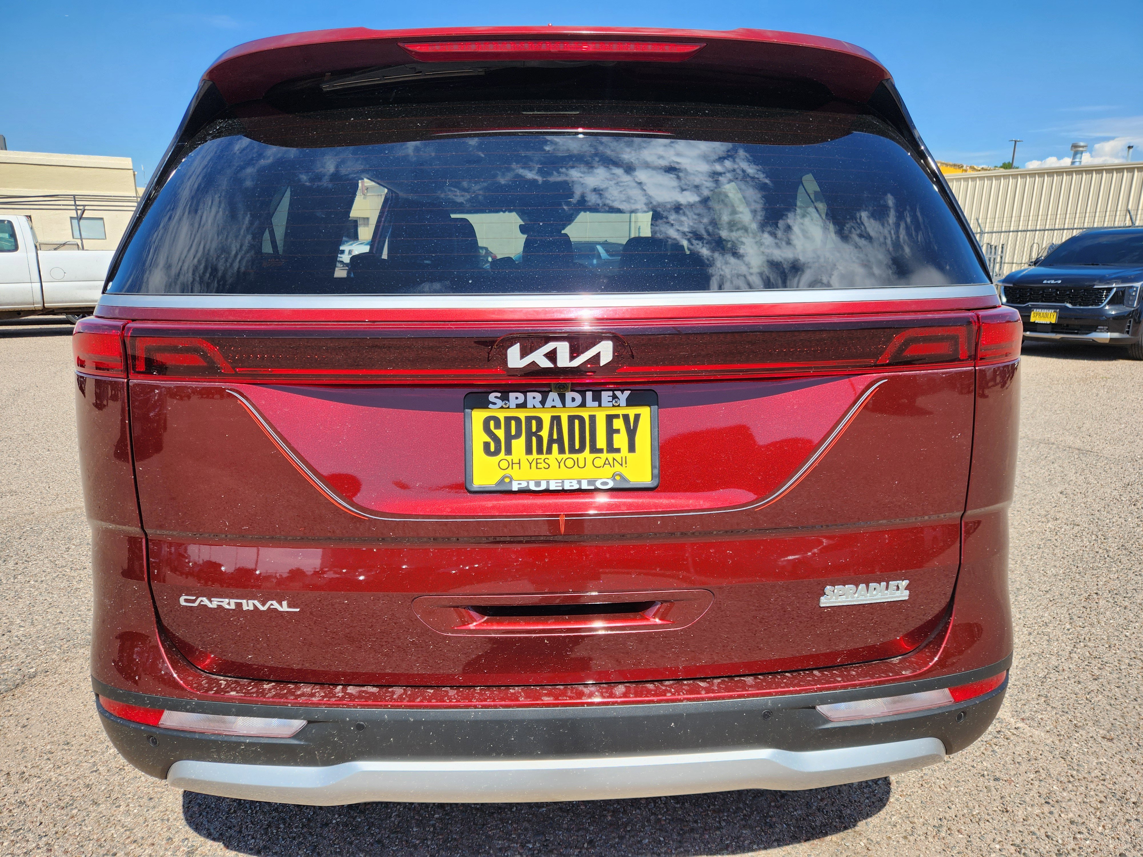 Used 2024 Kia Carnival LX image 11