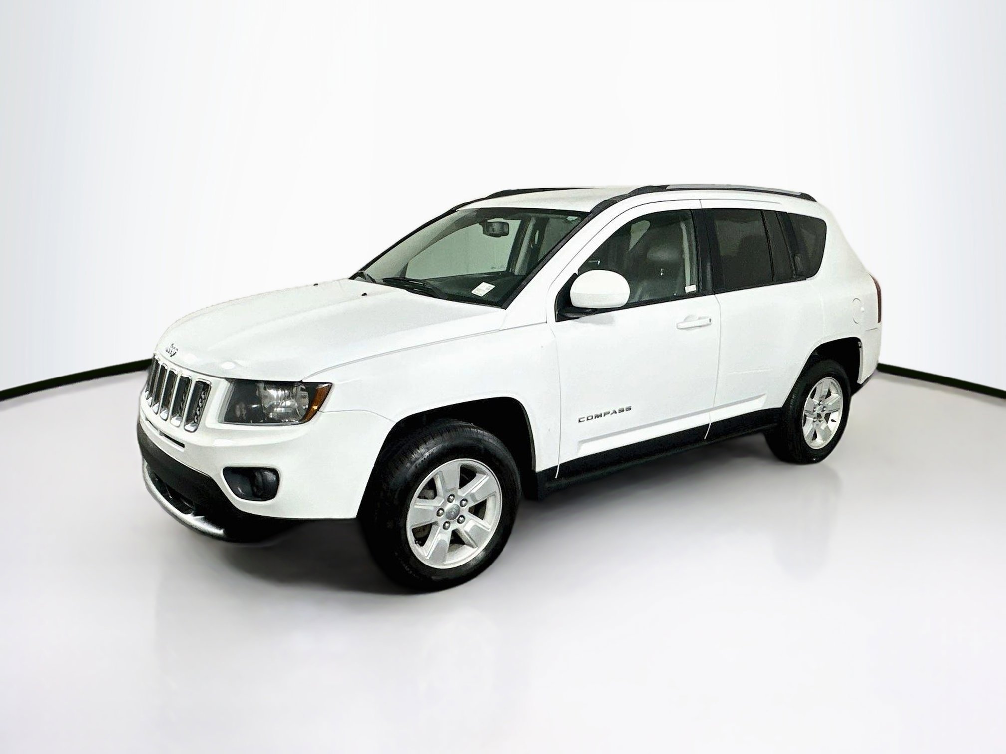 Used 2017 Jeep Compass Latitude FWD image 4