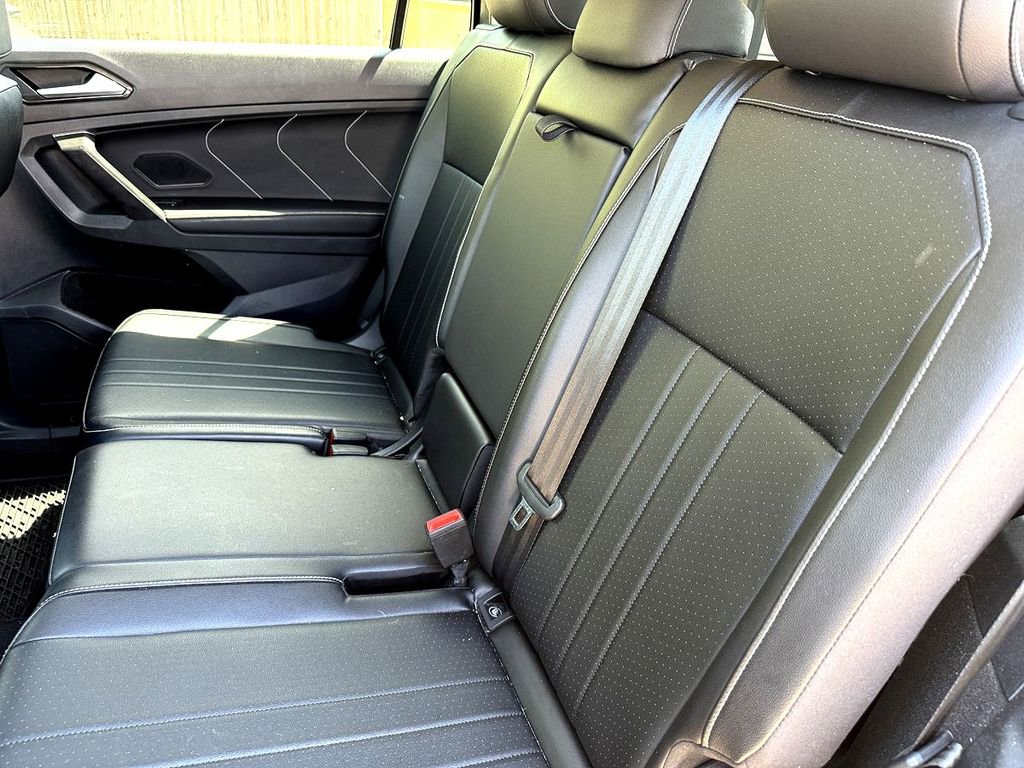 Certified 2024 Volkswagen Tiguan SE FWD image 27