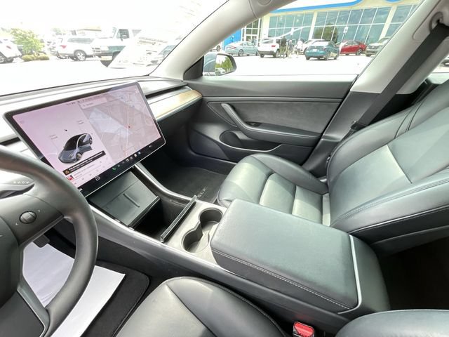 Used 2020 Tesla Model 3 Standard Range Plus RWD image 13