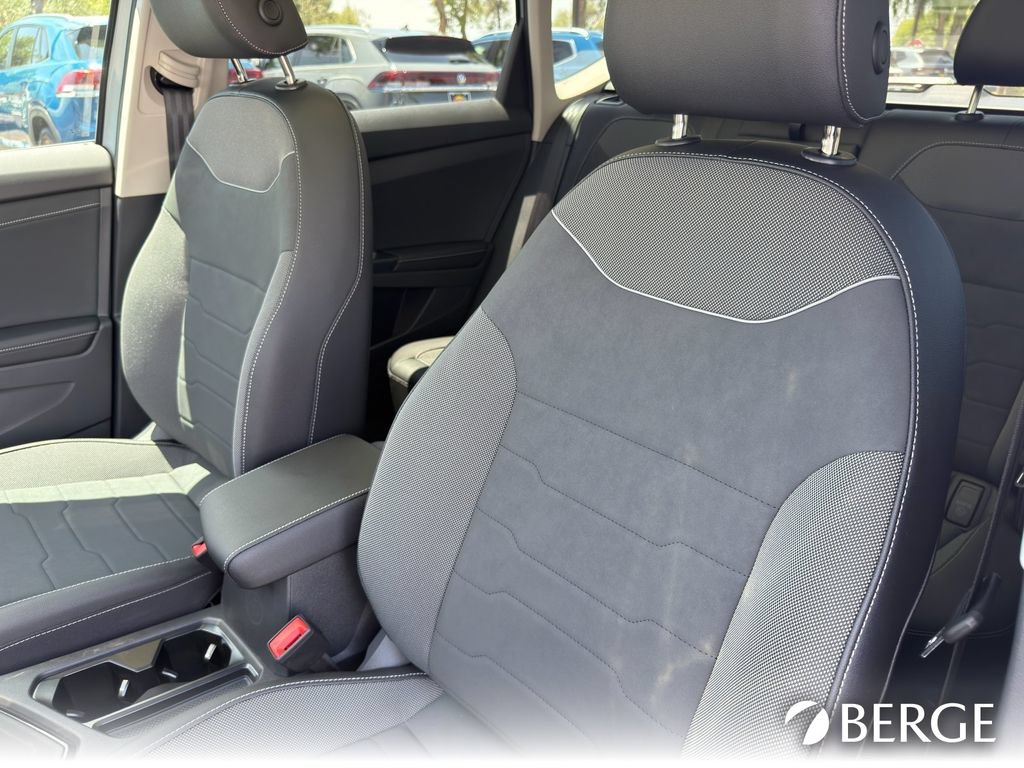 New 2026 Volkswagen Taos SE FWD image 13