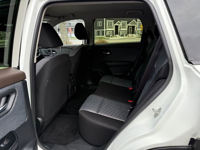 Used 2023 Nissan Rogue SV image 4