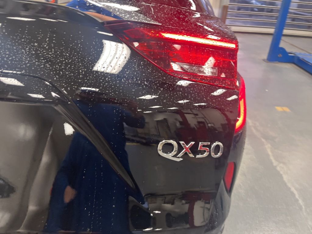 Used 2019 INFINITI QX50 Luxe w/ Cargo Package AWD/4WD image 9