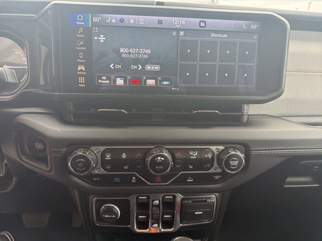 Used 2025 Jeep Wrangler Unlimited Sahara image 9