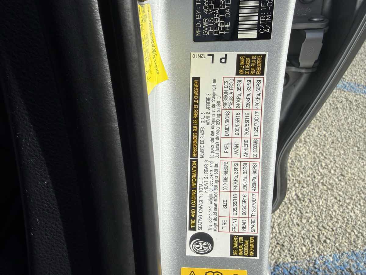 Used 2020 Toyota Corolla SE w/ Carpet Mat Package image 9