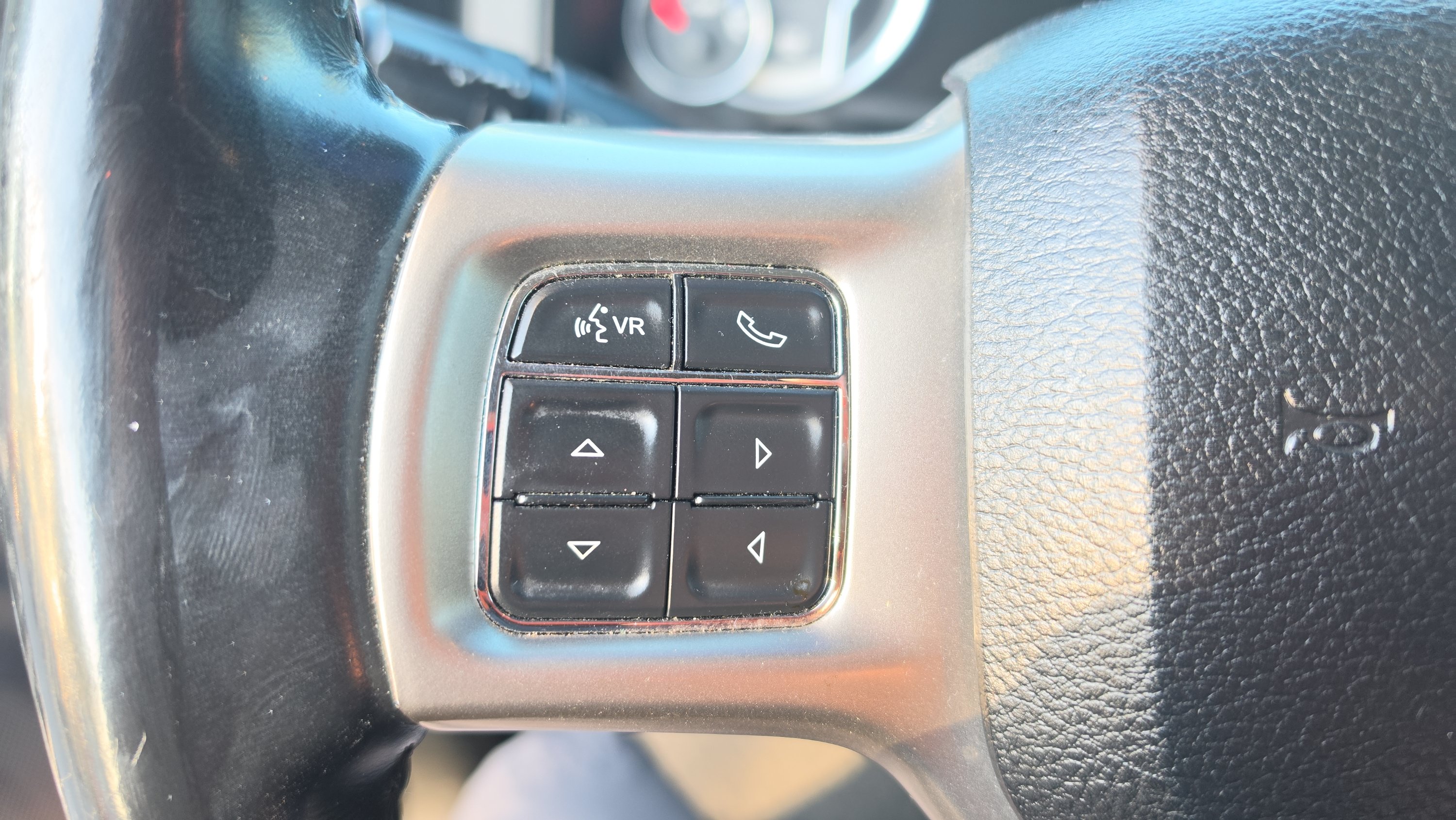 Used 2018 RAM 2500 Laramie w/ Convenience Group AWD/4WD image 14