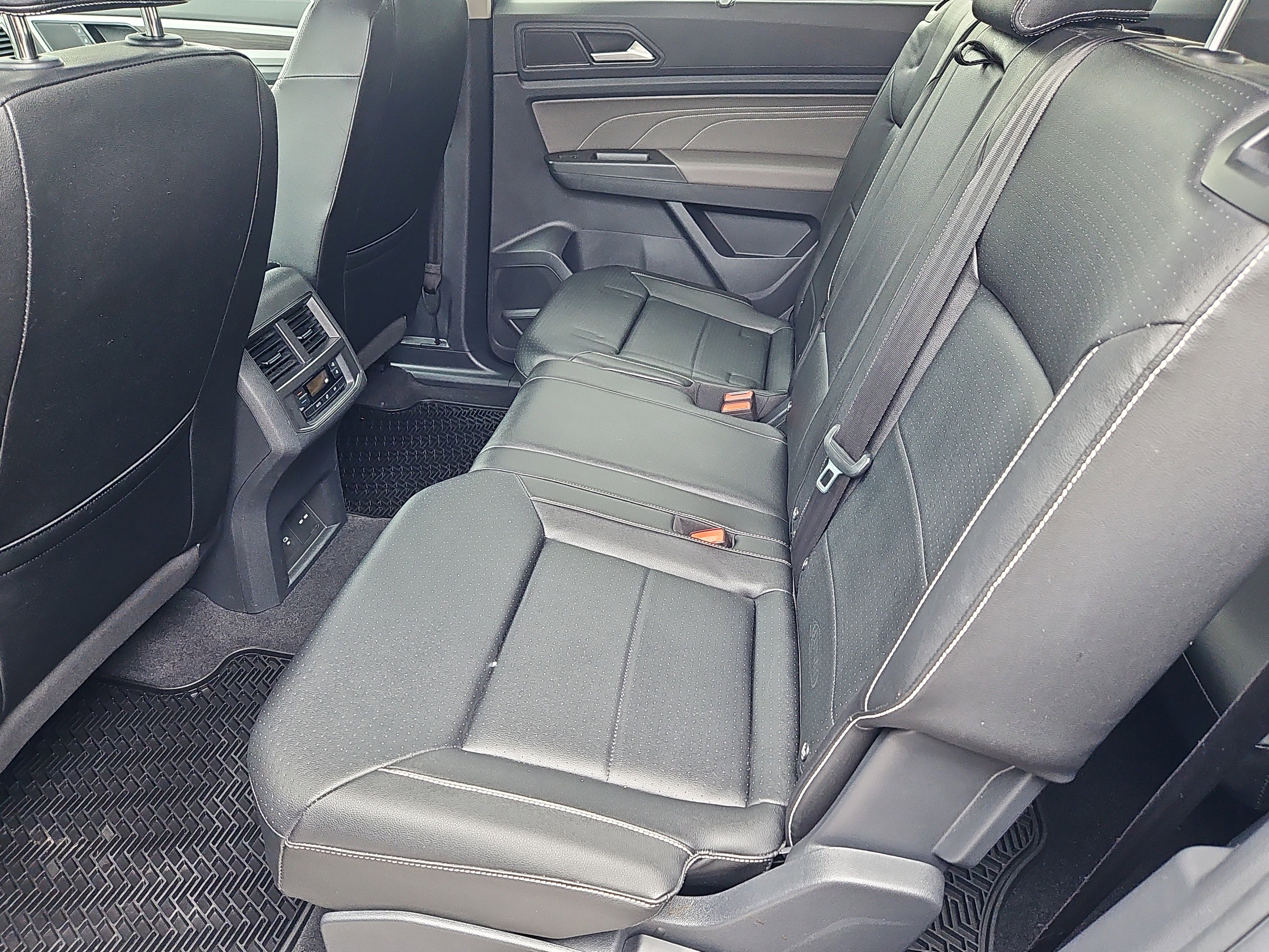 Certified 2023 Volkswagen Atlas SE w/ Black Wheel Package image 30