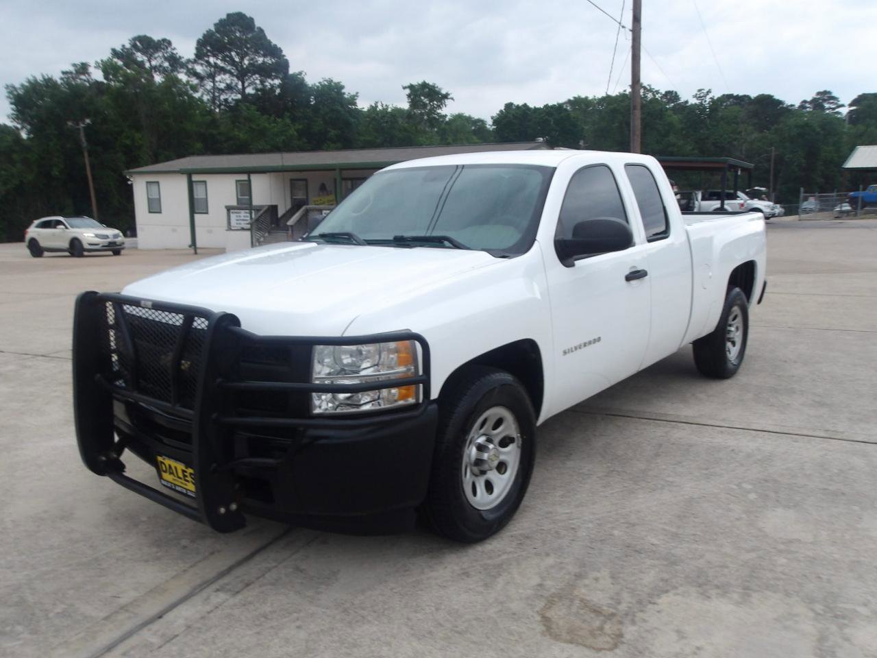 Used 2010 Chevrolet Silverado 1500 W/T RWD image 2