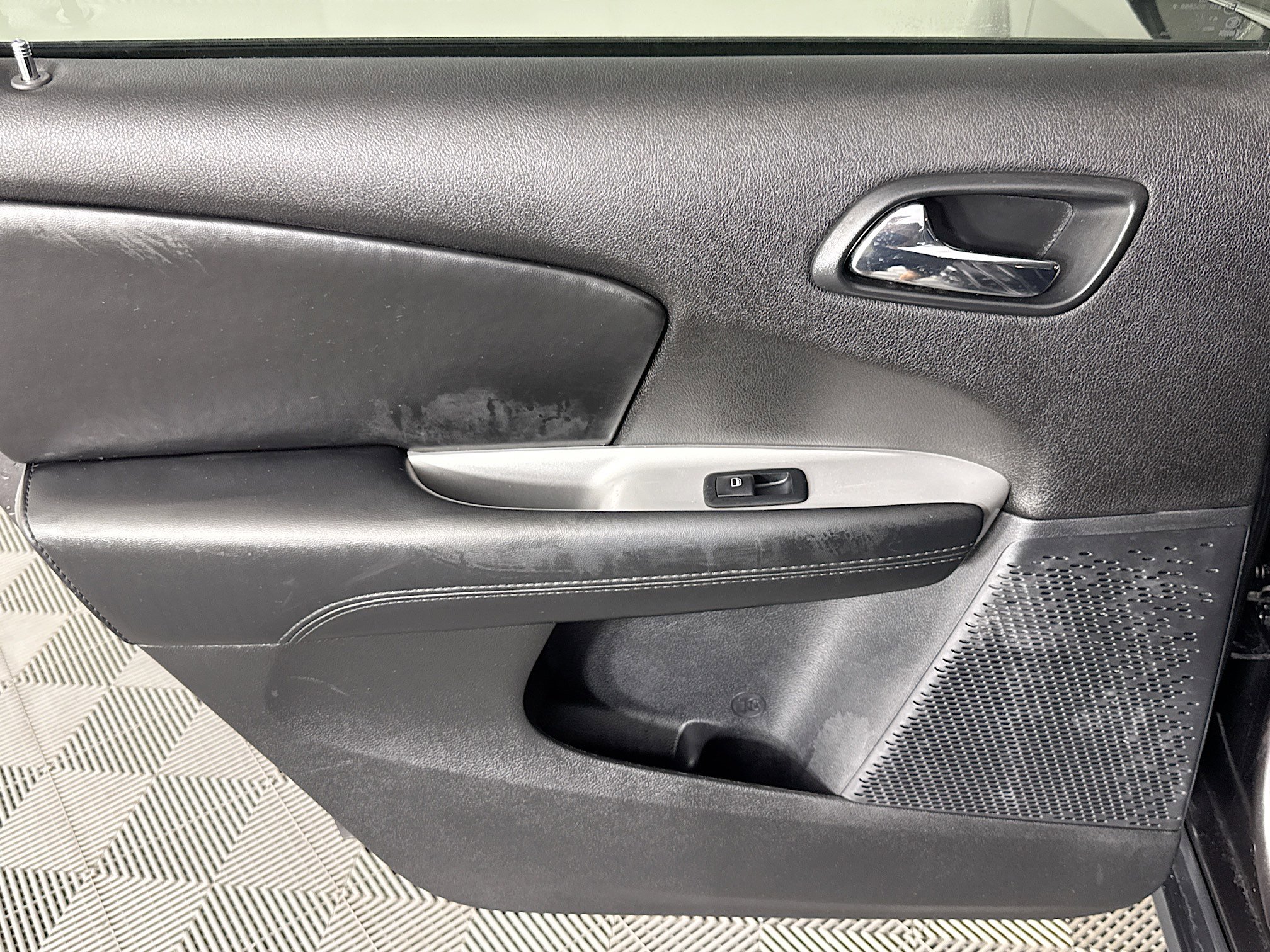 Used 2020 Dodge Journey SE w/ SE Popular Equipment Group image 25