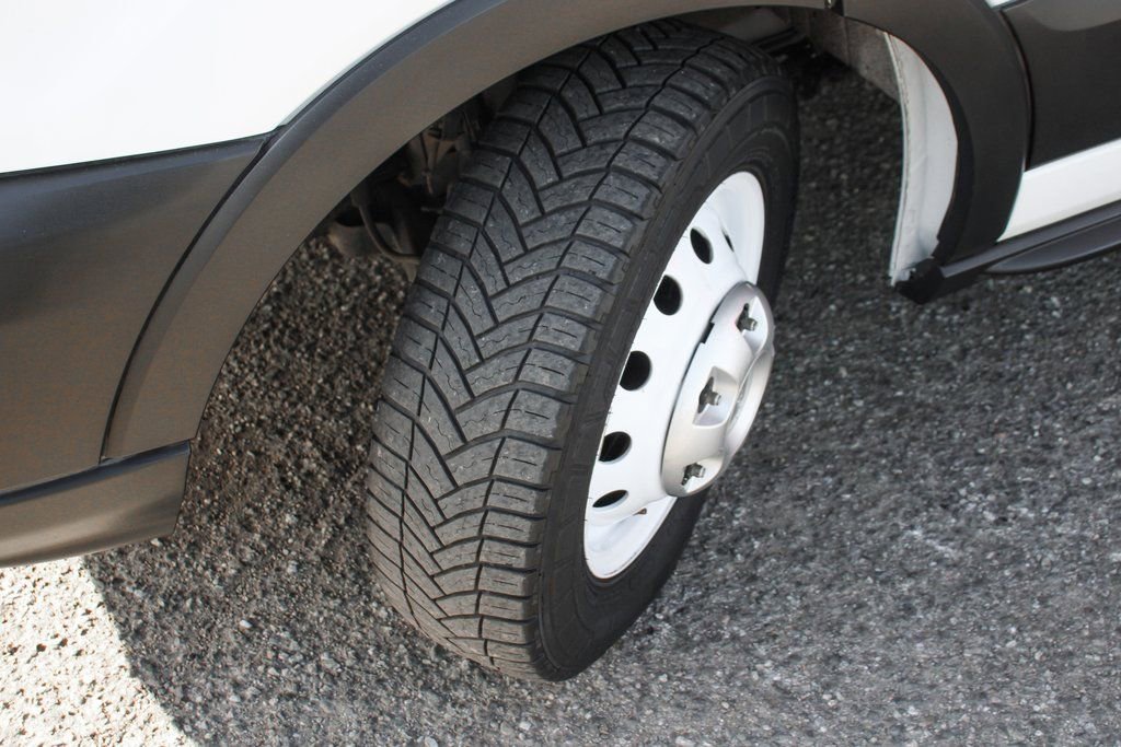 Used 2019 Ford Transit 350 XL image 40