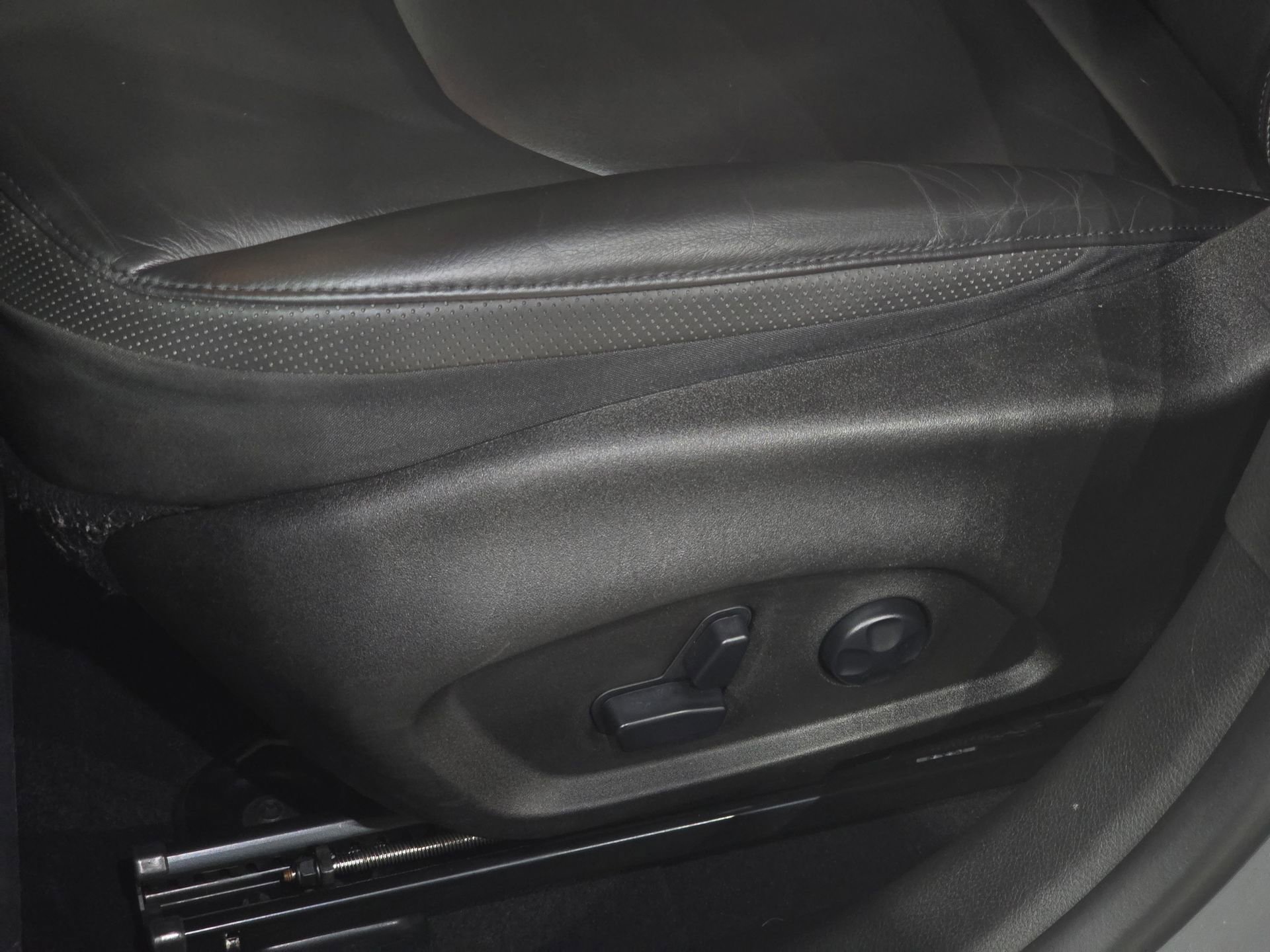 Used 2020 Jeep Renegade Limited w/ Safety and Security Group image 21