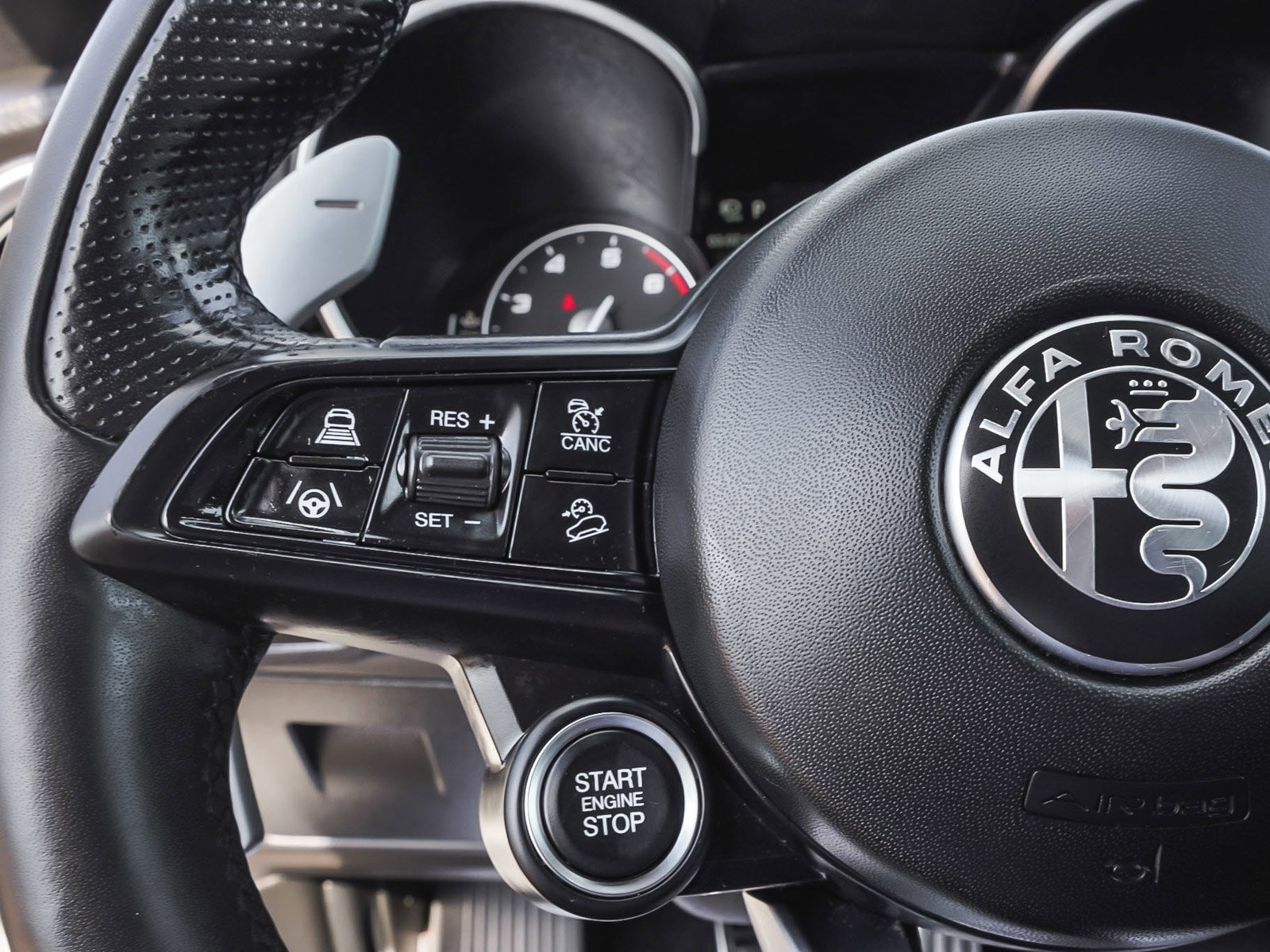 Used 2023 Alfa Romeo Stelvio Veloce image 18