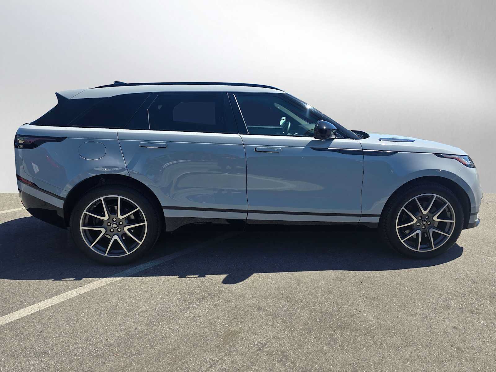 Used 2026 Land Rover Range Rover Velar Dynamic SE AWD/4WD image 6