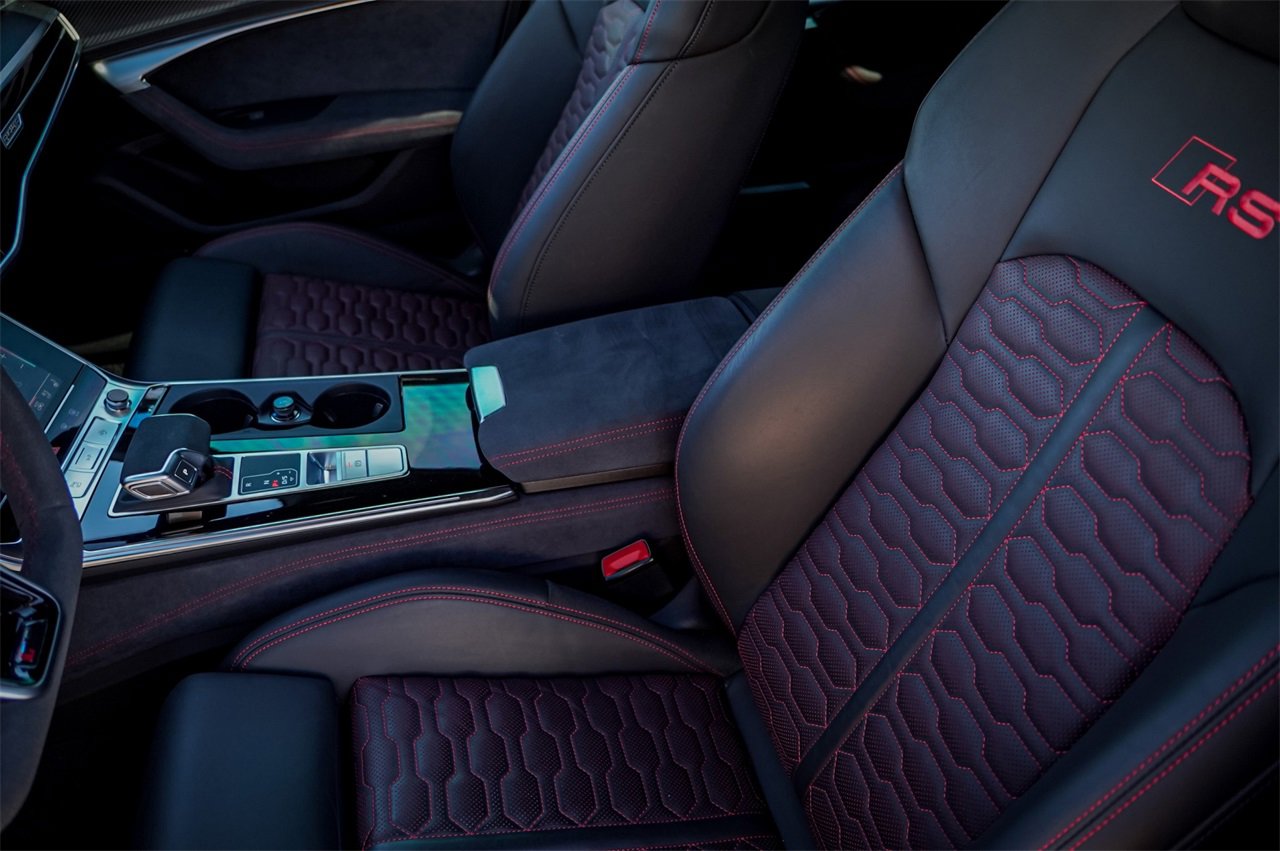 Used 2025 Audi RS 6 performance image 11