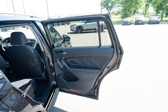 Certified 2023 Volkswagen Tiguan SE FWD image 15