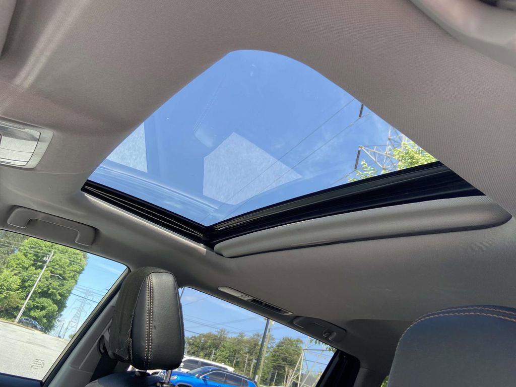 Used 2018 Toyota Highlander Limited FWD image 18