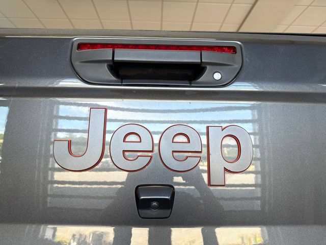 Used 2022 Jeep Gladiator Mojave w/ Cold Weather Group AWD/4WD image 21
