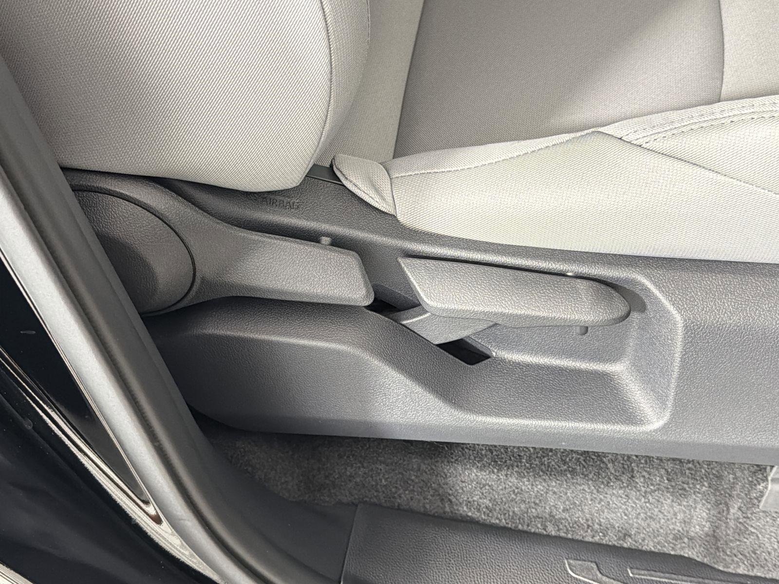 Used 2025 Toyota Tacoma SR5 image 34