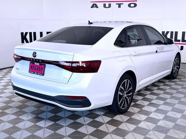 Used 2025 Volkswagen Jetta SE w/ Sunroof Package image 7