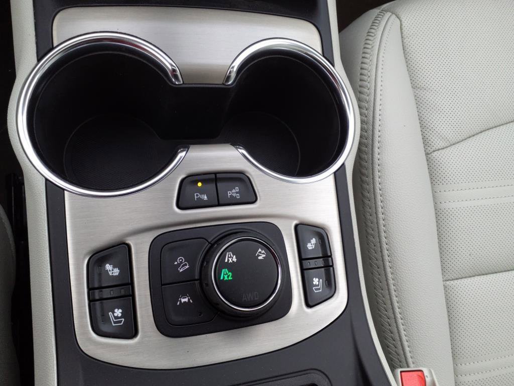 Used 2023 GMC Terrain Denali w/ Denali Premium Package image 13