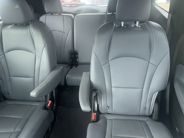 Certified 2024 Buick Enclave Essence w/ Sport Touring Edition image 7