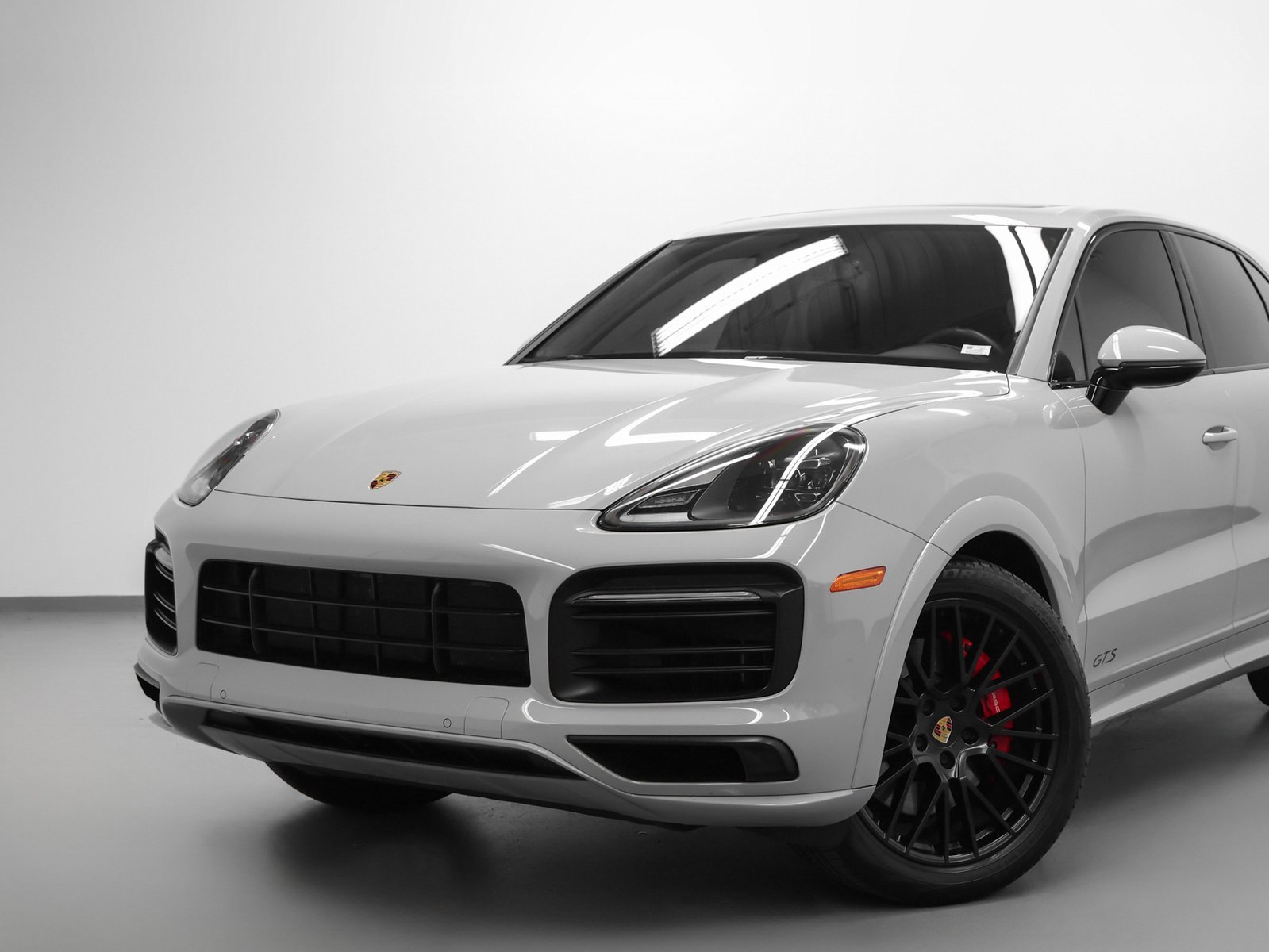Used 2023 Porsche Cayenne GTS image 7