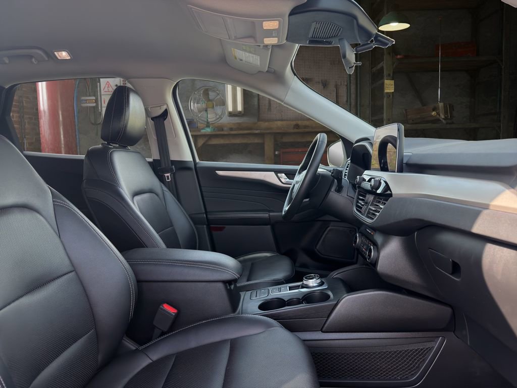 Used 2022 Ford Escape SEL w/ Technology Package image 15