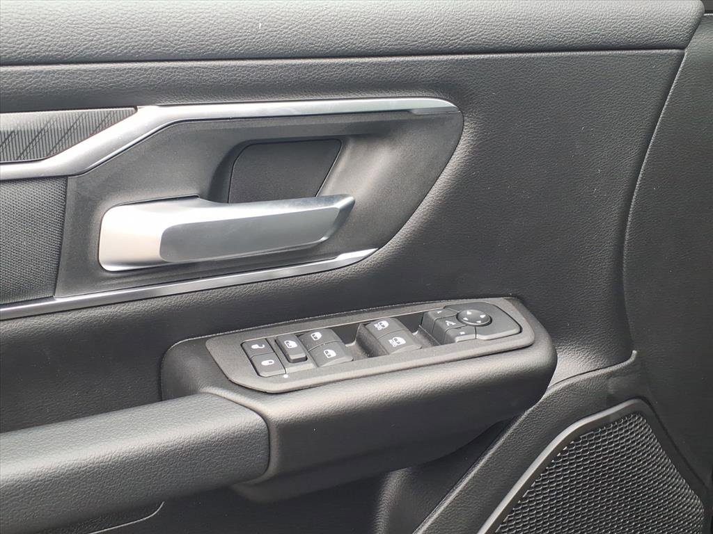 New 2026 RAM 1500 4x4 Crew Cab image 4