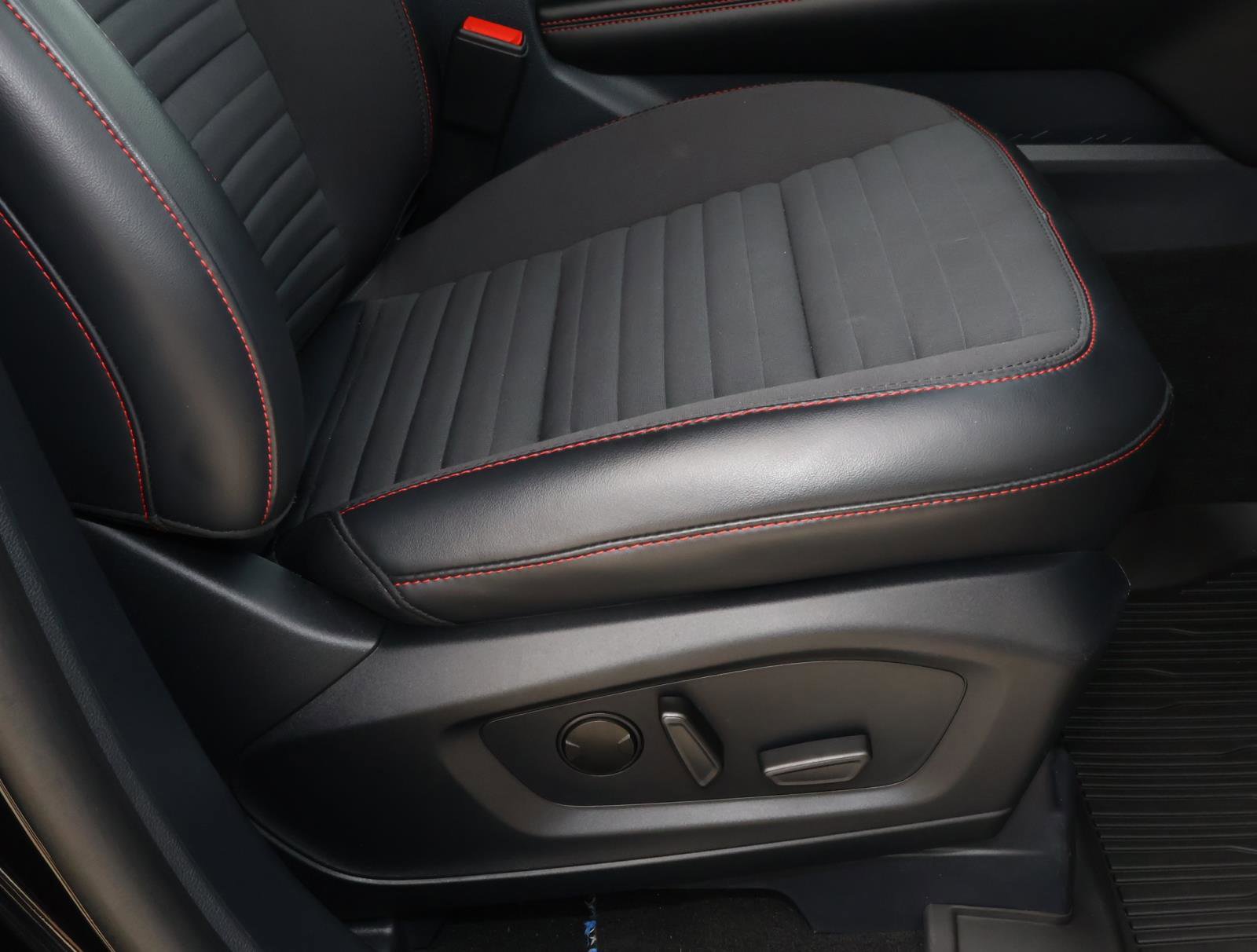 Used 2025 Ford Explorer ST-Line image 20