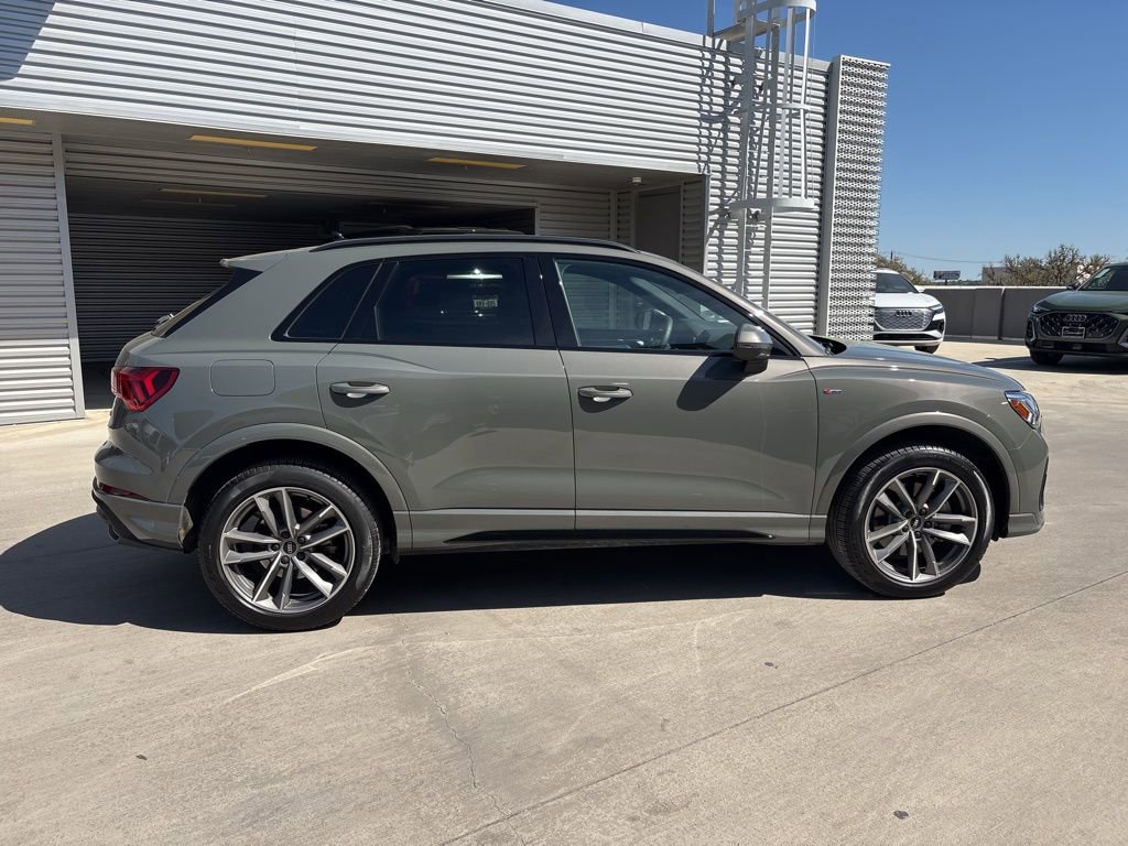 Used 2025 Audi Q3 2.0T Premium w/ Convenience Package image 4