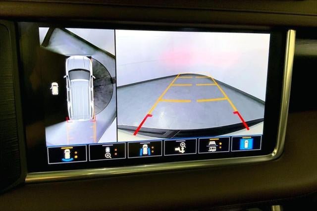 Used 2021 GMC Yukon Denali w/ Denali Premium Package AWD/4WD image 22