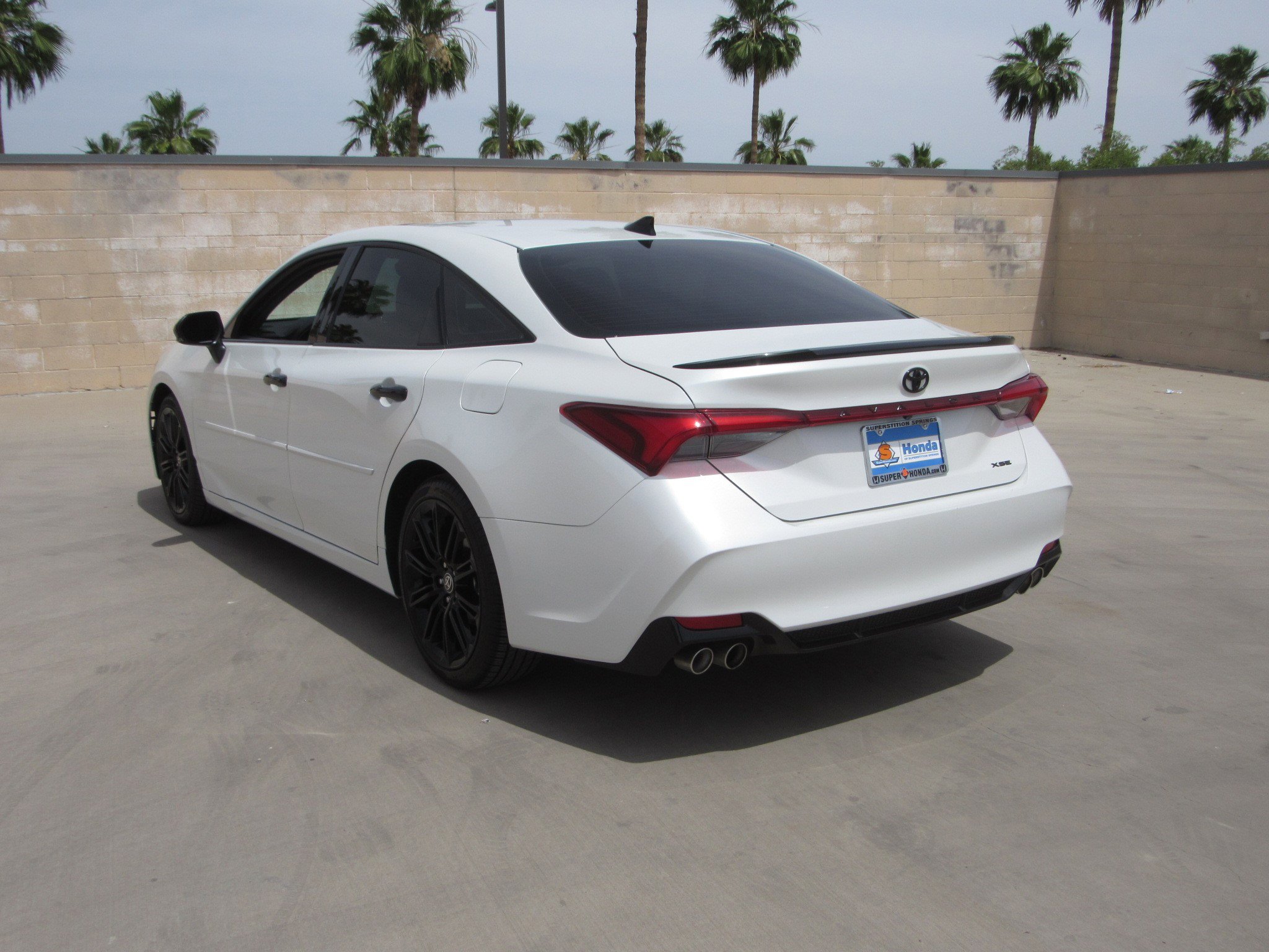 Used 2021 Toyota Avalon XSE w/ Carpet Mat Package (TMS) FWD image 6