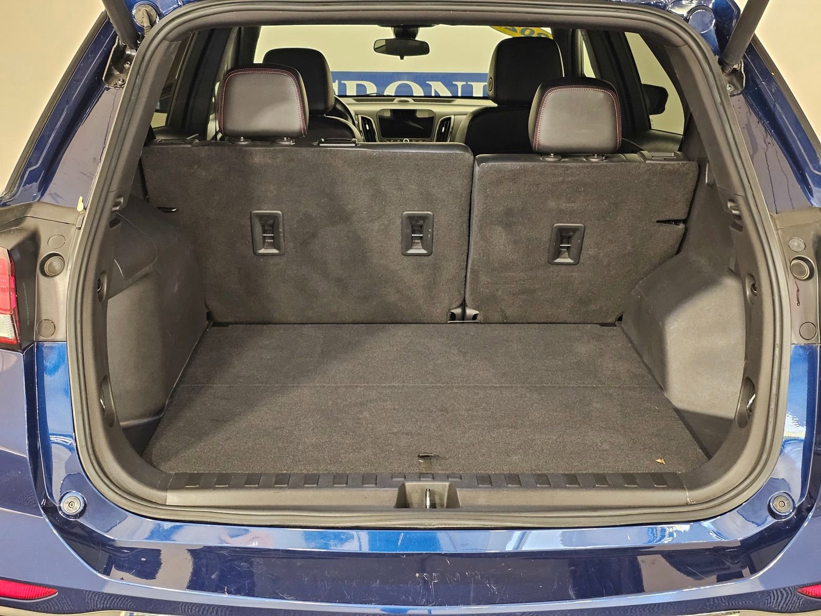 Used 2022 Chevrolet Equinox RS w/ Infotainment Package image 37