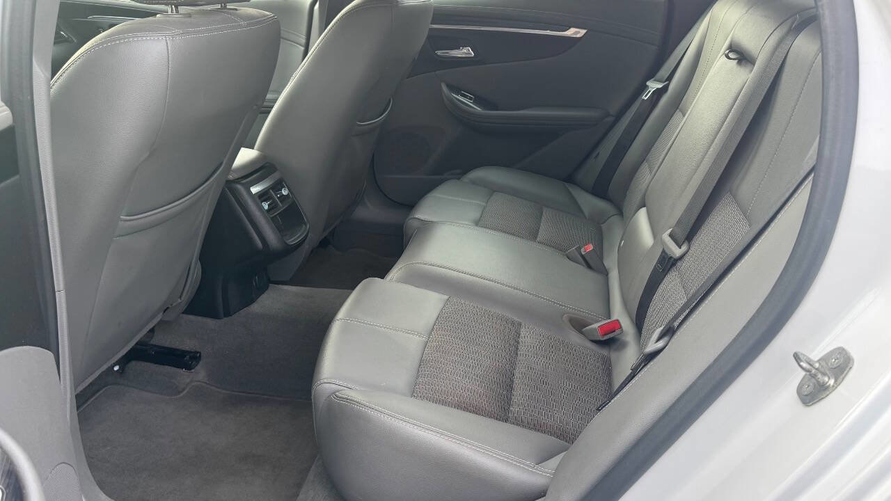 Used 2017 Chevrolet Impala LT image 10