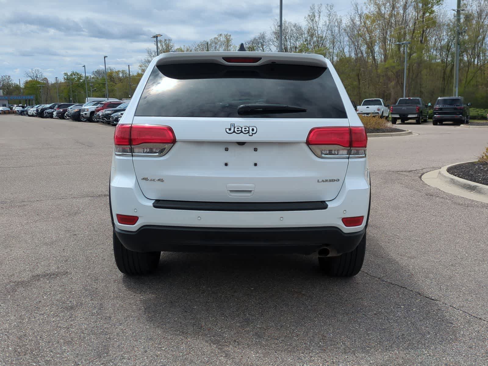 Used 2018 Jeep Grand Cherokee Laredo AWD/4WD image 7
