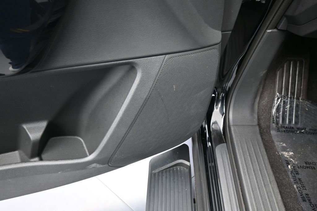 Used 2024 Nissan Pathfinder SV FWD image 14