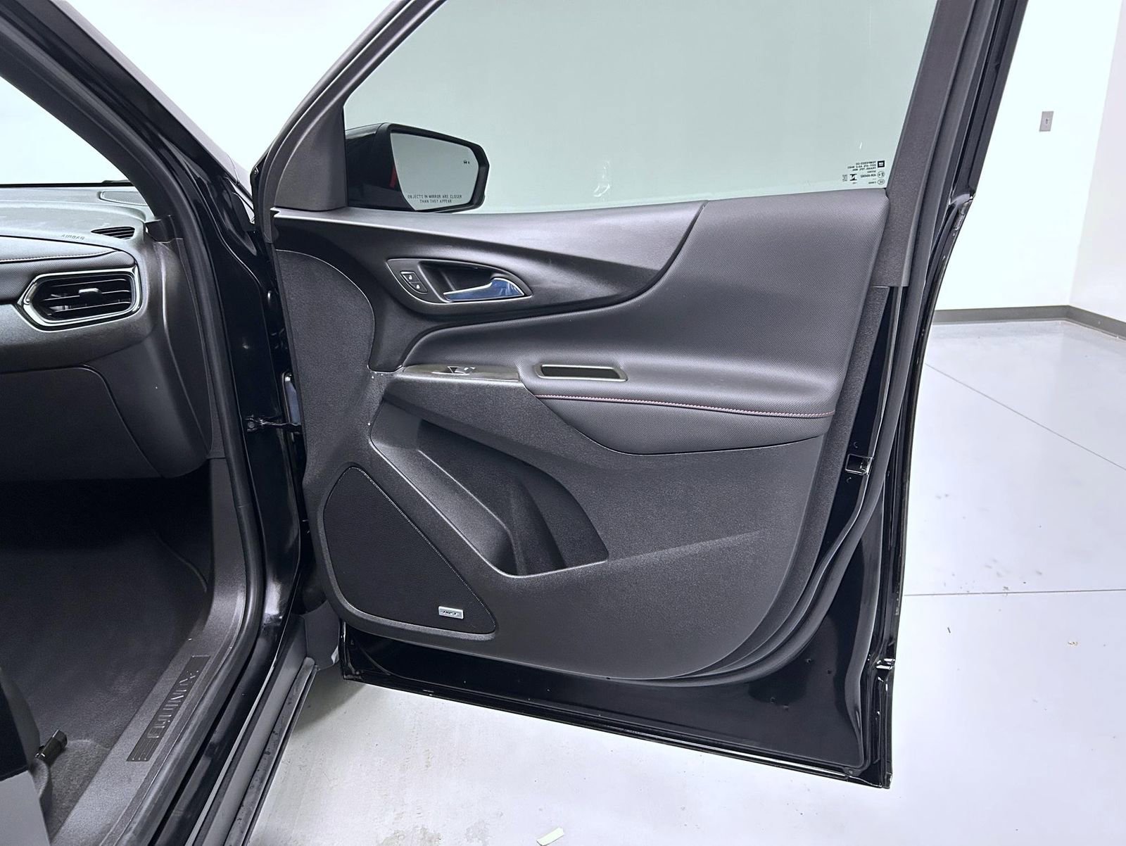 Used 2024 Chevrolet Equinox RS w/ RS Leather Package image 16