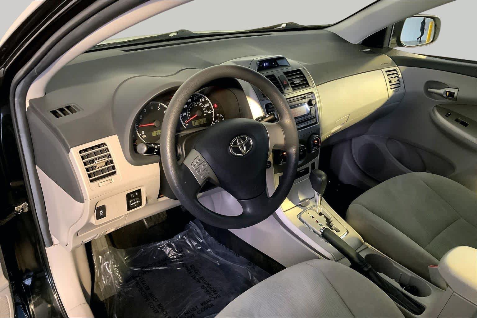 Used 2012 Toyota Corolla LE FWD image 17