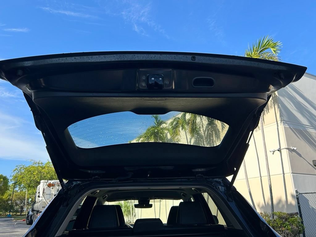 Used 2022 Toyota Corolla Cross XLE FWD image 36