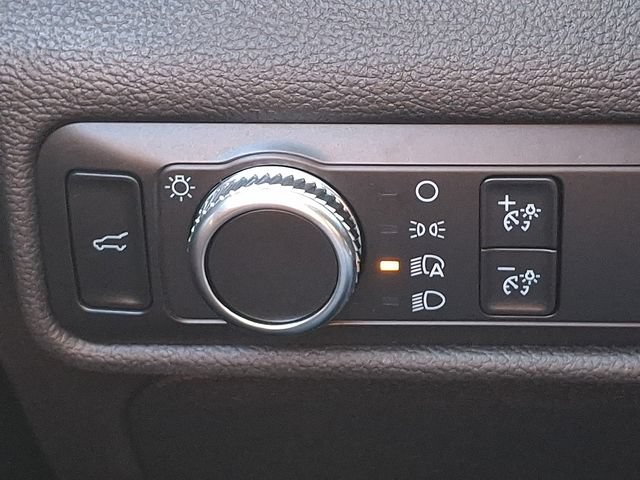 Used 2020 Ford Explorer XLT w/ Comfort Package RWD image 23