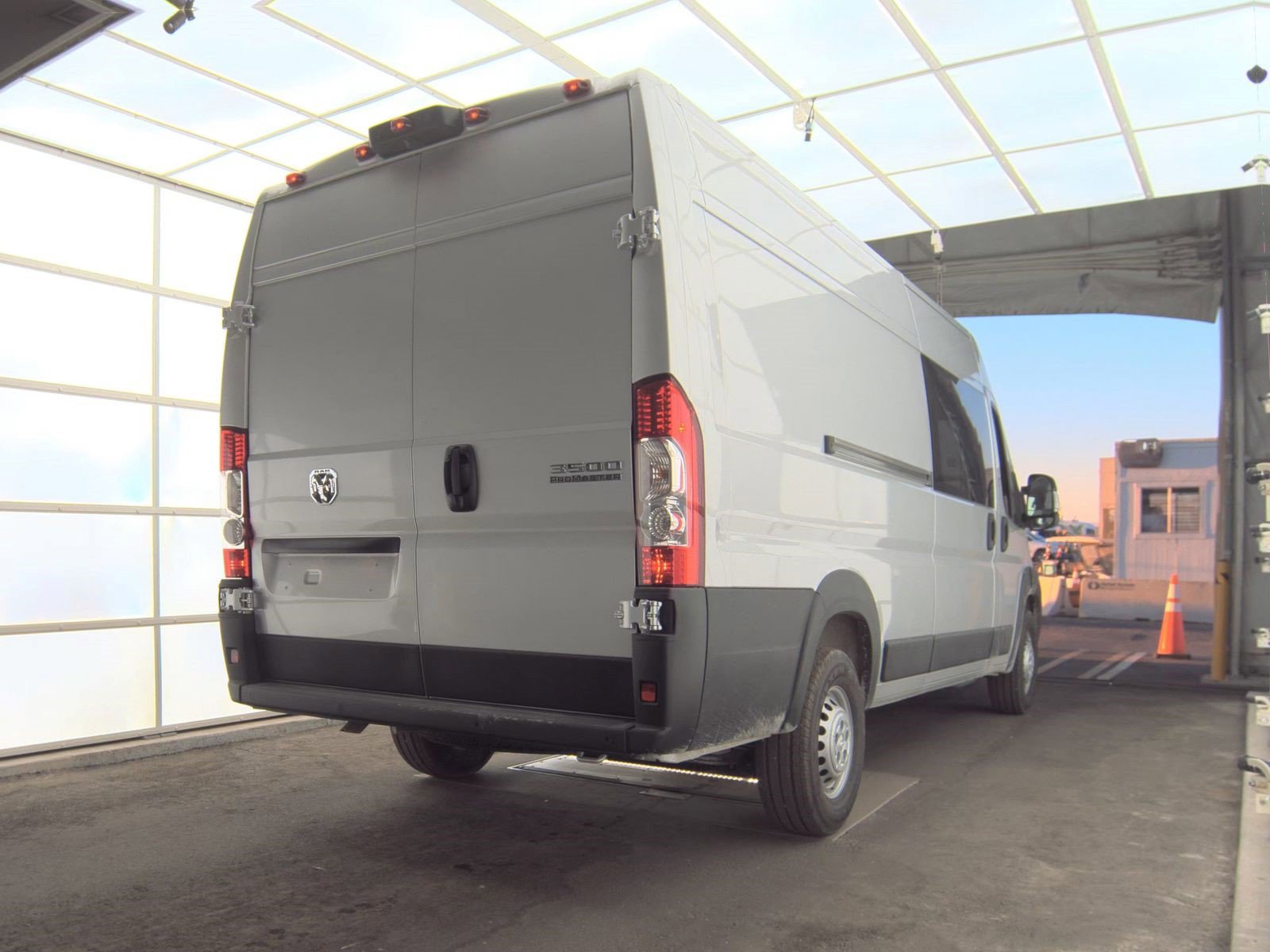 Used 2025 RAM ProMaster 3500 w/ Premium Convenience Group FWD image 4