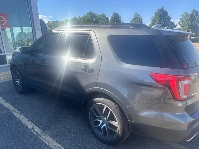Used 2016 Ford Explorer Sport w/ Equipment Group 401A AWD/4WD image 2