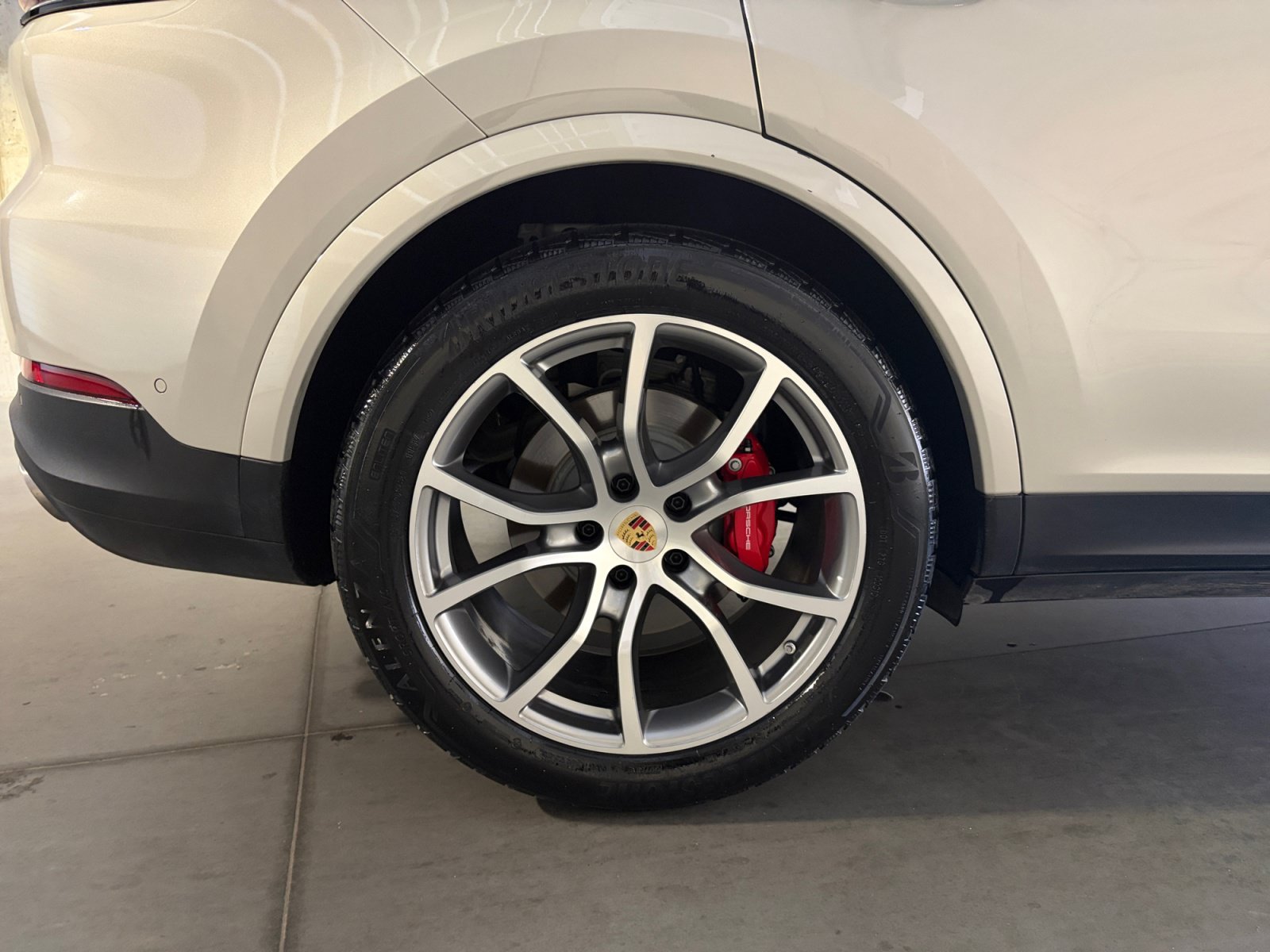 Certified 2024 Porsche Cayenne S AWD/4WD image 21