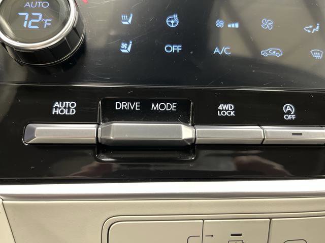Used 2024 Hyundai Santa Fe Limited AWD/4WD image 25