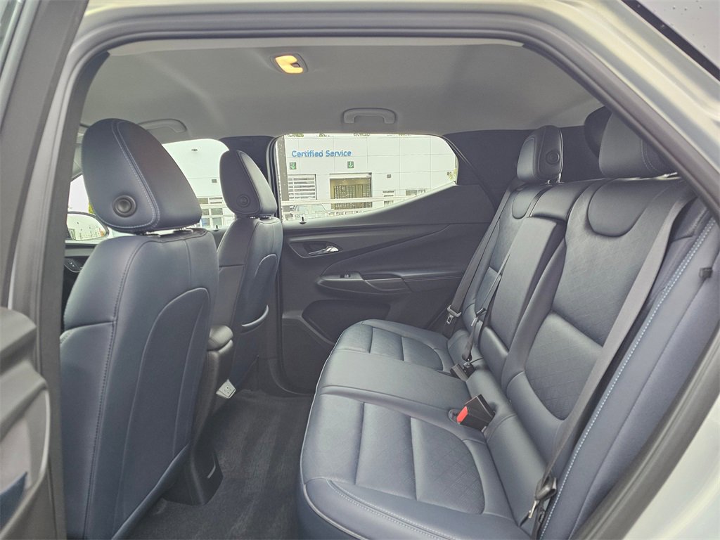 Used 2022 Chevrolet Bolt EUV LT w/ Convenience Package image 18