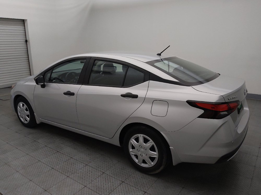Used 2022 Nissan Versa S FWD image 3