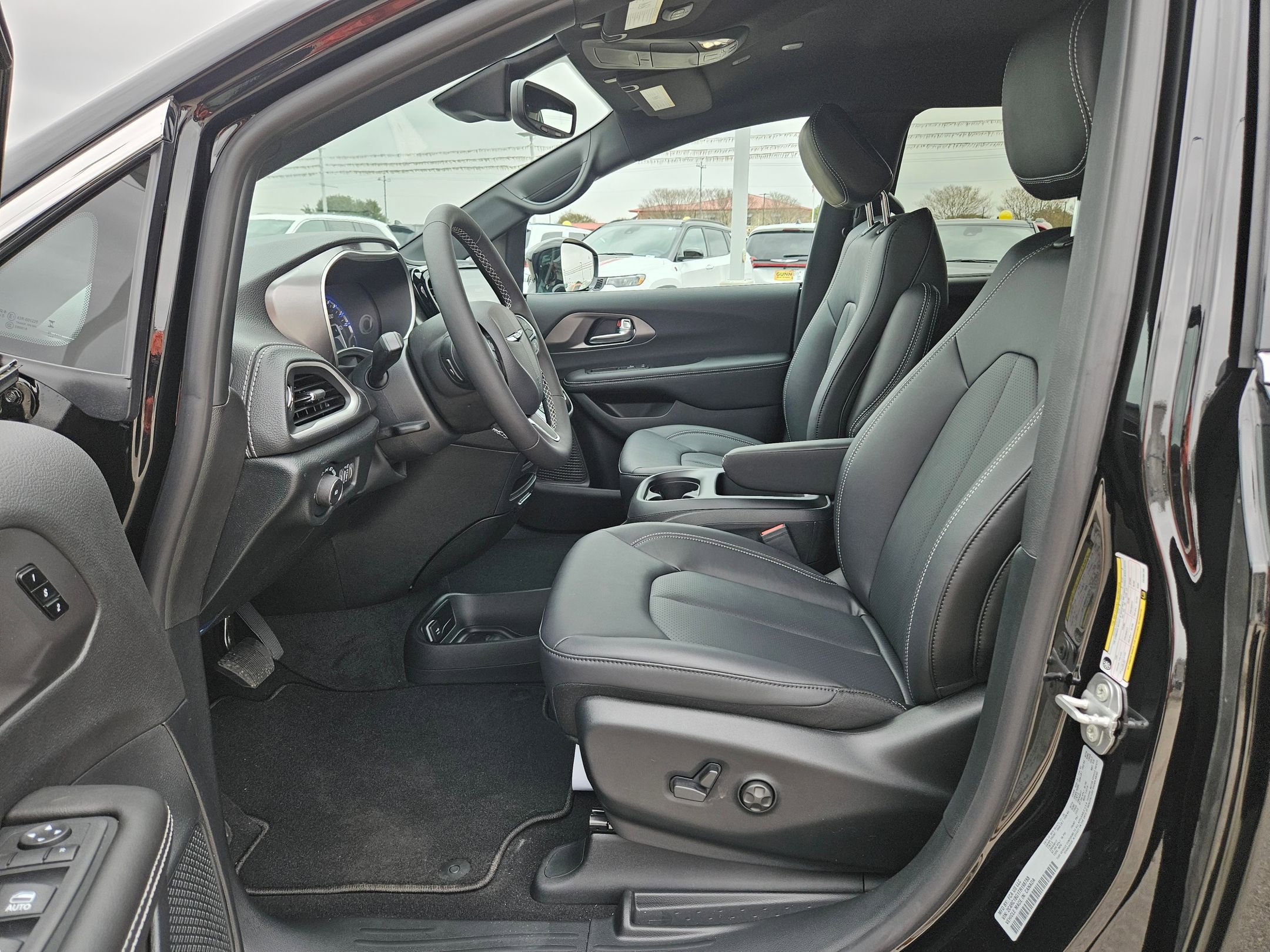 New 2026 Chrysler Pacifica Select image 9